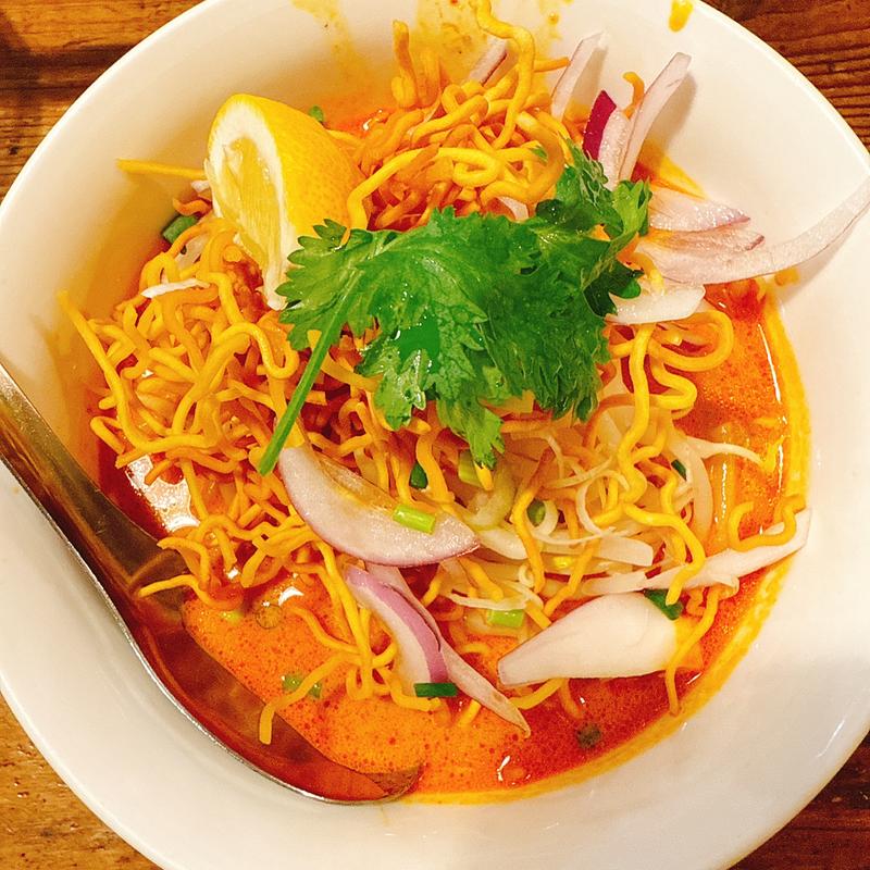 カーオソーイ(バンコックコスモ食堂)