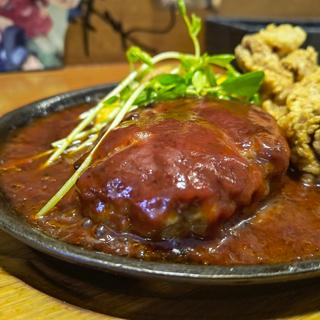 肉肉ハンバーグとデカッ唐揚げ2個