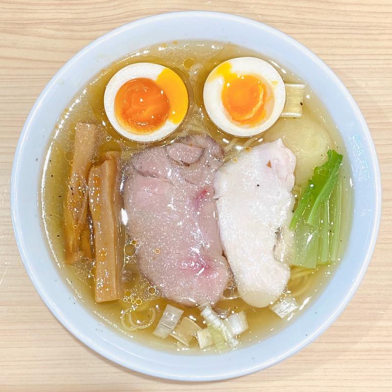 味玉付すぱいす香る白醤油らーめん(結まる)