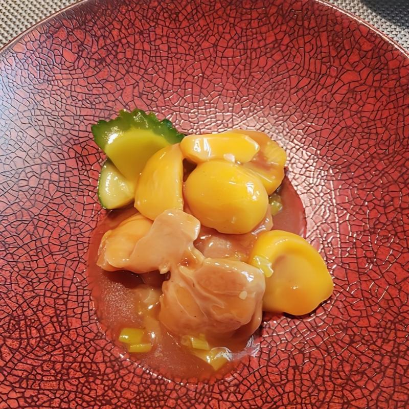 鶏肉と栗のオイスターソース煮込み(中国飯店 琥珀宮(コハクキュウ))