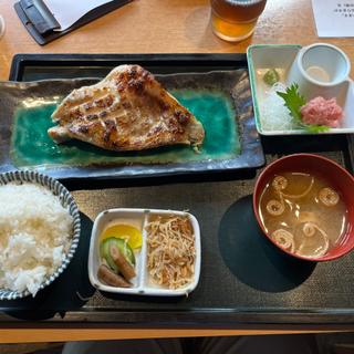 焼き魚定食(居酒屋 八丁堀ぜん)