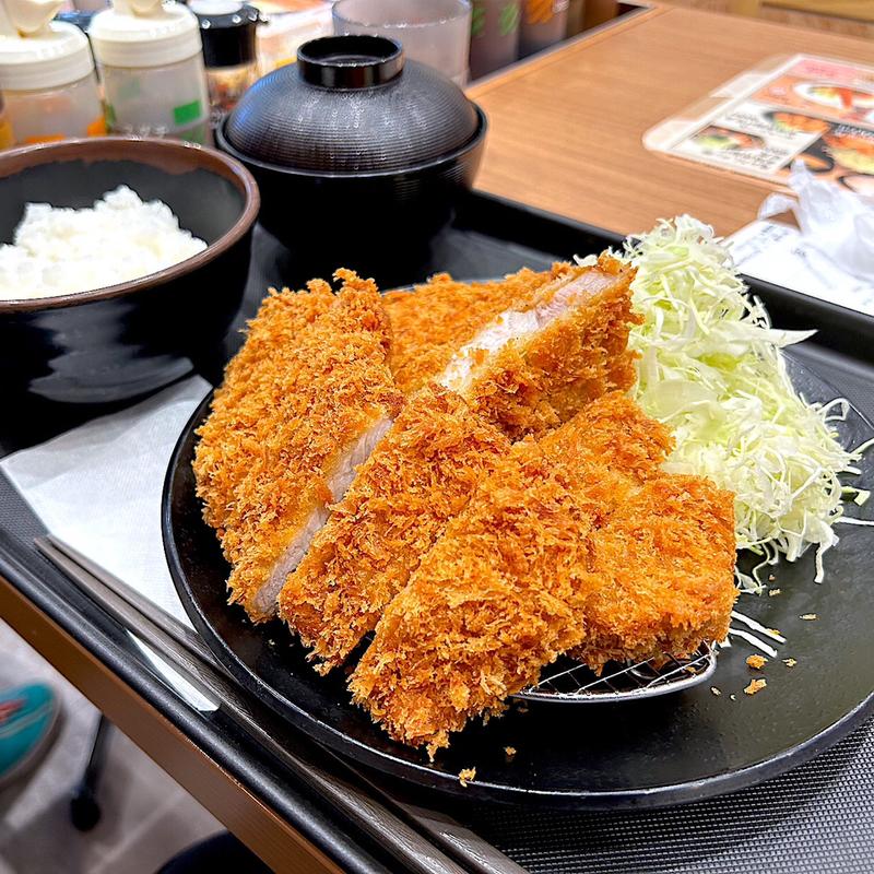 “国産麦小町”ロースかつ＆いつものロースかつ食べ比べ定食(松のや 仙台中央店)