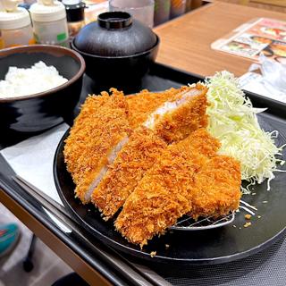 “国産麦小町”ロースかつ＆いつものロースかつ食べ比べ定食(松のや 仙台中央店)