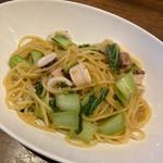 ヤリイカと青梗菜の和風パスタ(Baru Comodo)