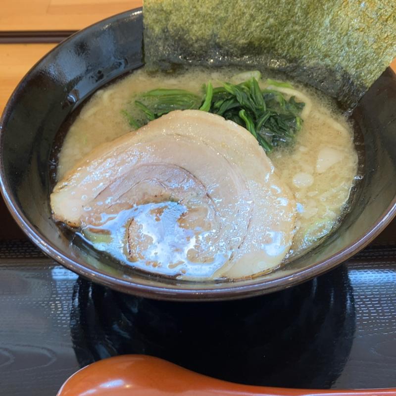 豚骨ラーメン(横浜家系ラーメン そだし)