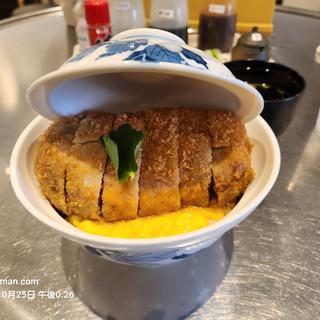 特上リブロースかつ丼(上)(かつ丼あらた)