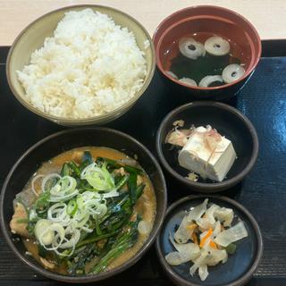 ニラにんにくもつ煮定食(ゆで太郎 もつ次郎中野坂上店)