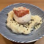 半熟玉子とすんごい胡椒のたらこポテサラ