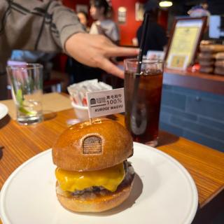 チーズバーガー(Burger Revolution Tokyo 六本木店)
