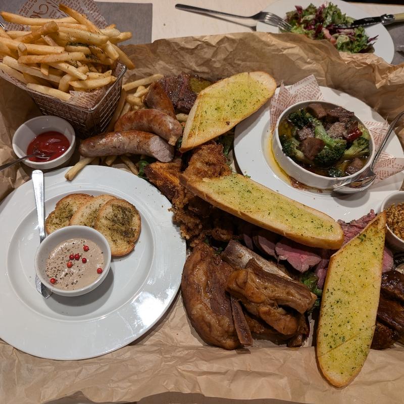 肉のオールスター爆盛（3人前)(BISTRO&CAFE LOUNGE LA BOUCHERIE＜ラ・ブーシェリー＞虎ノ門ヒルズ)