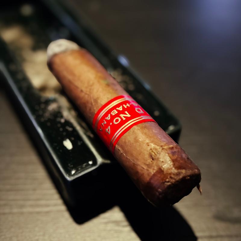 パルタガス Serie D No.4(シガーショップ･バー＆カフェル･コネスール 渋谷マークシティ店)