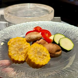 水晶プレート野菜焼き(創作料理と宝石鍋しゃぶしゃぶ 宝泉)