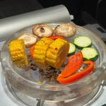 水晶プレート野菜焼き(創作料理と宝石鍋しゃぶしゃぶ 宝泉)