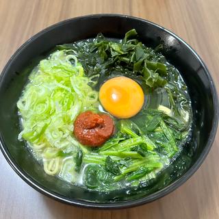 柚子しおラーメン(わかめ、ほうれん草、ネギ、生卵)ラ王(ベルクス 東墨田店)