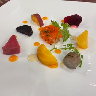 山梨県産甲州ワイン鱒のマリネ、彩り野菜のガルグイユ(1000Mのおもてなし 八ヶ岳ホテル風か)