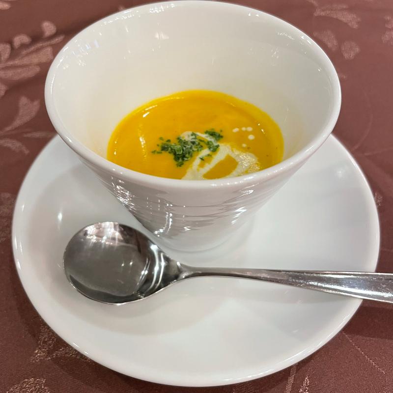 八ヶ岳産牛乳てカボチャのポタージュ(1000Mのおもてなし 八ヶ岳ホテル風か)