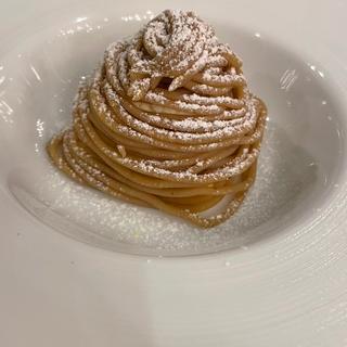 国産栗を使用した香り高い王道モンブラン(1000Mのおもてなし 八ヶ岳ホテル風か)