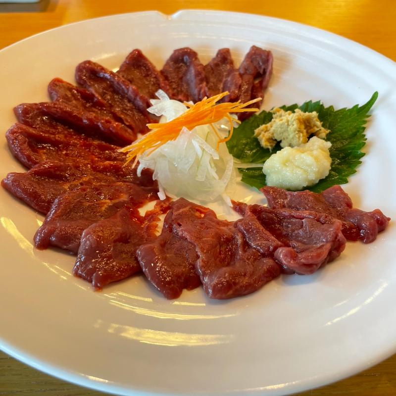 馬刺し皿盛(レストラン湖彩)