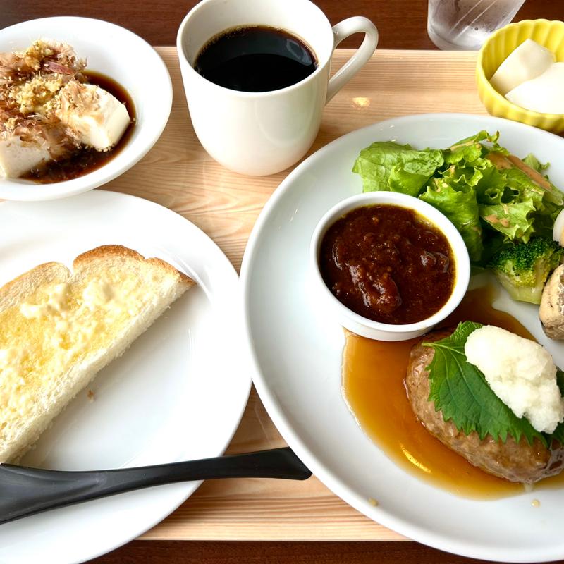 ハンバーグプレートランチ(おぱんでまめ蔵 東浦店)