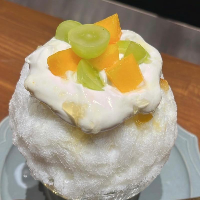 柿とマスカット(ハーフ)(かき氷 葡萄屋)