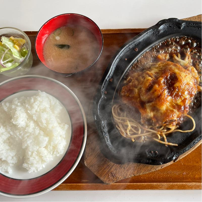 ジャンボスイスハンバーグ定食(居食家あかれんが )