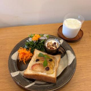林檎と蜂蜜のトースト