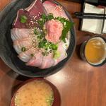 日替わり海鮮丼 波盛り