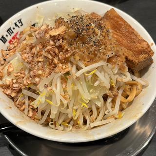 汁なしラーメン(麺×肉×ベジ メガ豚パンチ)