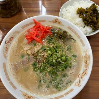 Aセット(ラーメン＋ライス＋海苔＋焼餃子5個)(長浜ラーメン ごん太)