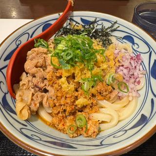 肉盛りまぜ玉うどん(丸亀製麺渋谷メトロプラザ)