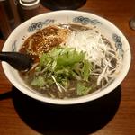 黒担々麺