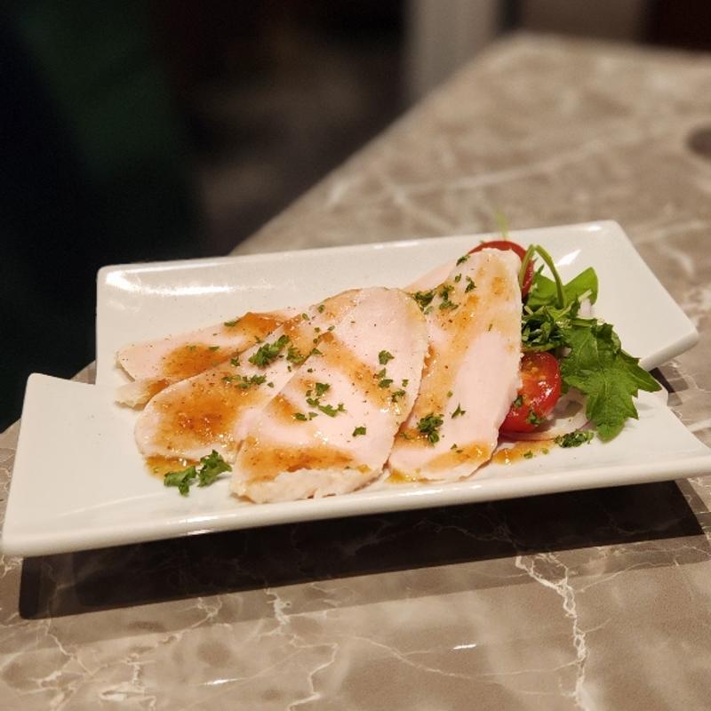 徳島阿波尾鶏自家製鶏ムネ肉ハム(スパイスカレーおでん マカオ)