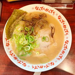 豚骨ラーメン(なんでんかんでん西新宿店)