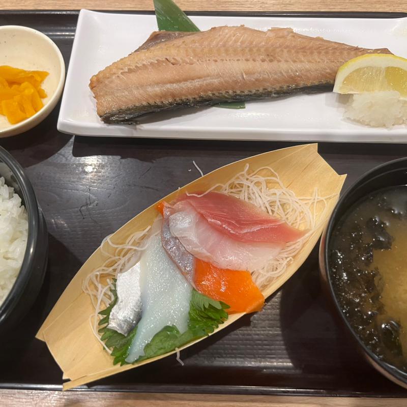 本日の焼魚とお刺身定食(築地食堂源ちゃん 有明店)