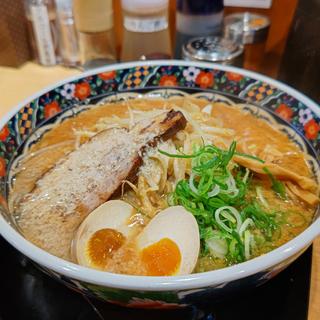 背脂マシ✕2味噌らーめん＋煮卵(五穀味噌ラーメン 味噌之介 根岸駅前店)