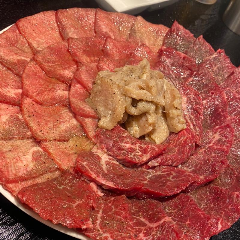 タン・サガリ・ミノ 3種盛(四谷三丁目 大衆焼肉 暴飲暴食)