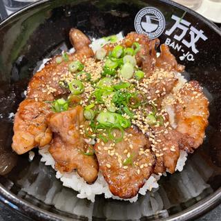 炭焼き和牛カルビ丼(万丈)