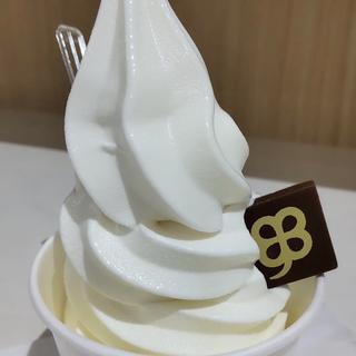 ソフトクリーム(ミルク＆パフェよつ葉ホワイトコージ)