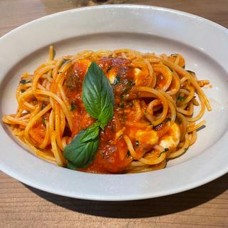 バジルとモッツァレラのトマトソース(肉イタリア料理屋FORMA)