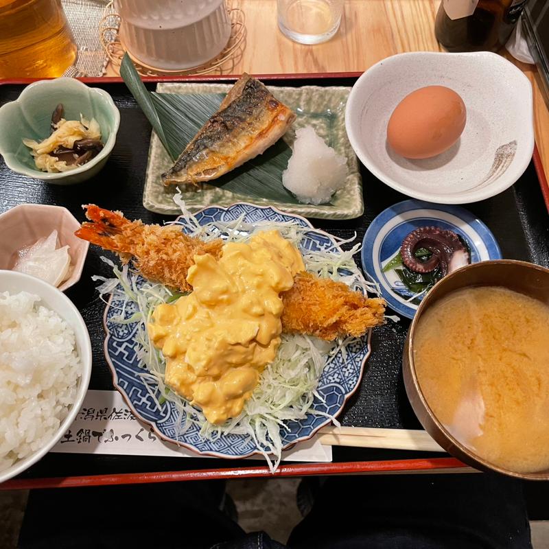 大エビフライとトロ鯖の塩焼き定食(天神橋おさかな食堂)