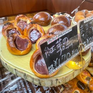 紅芋のプティ(ベーカリーカフェ マルコポーロ)