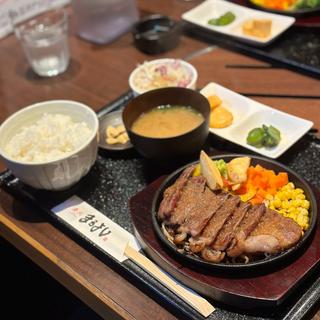 和牛サーロインステーキ定食(焼肉まるよし)