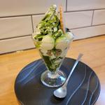 白玉あずき抹茶パフェ(民宿旅館 一句石)