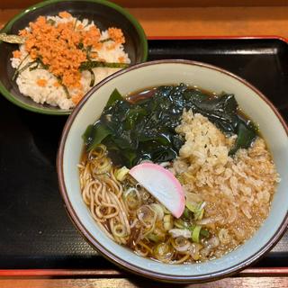 日替定食（たぬきそば+鮭ごはん）(そば うどん 元長)