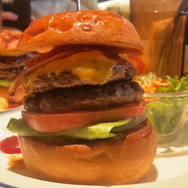ベーコンチーズバーガー(S.B.DINER-KOBE （エスビーダイナー コウベ）)