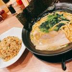 ラーメン半チャーハンセット