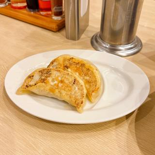 ジャンボ餃子2個(心の味製麺 平井店)
