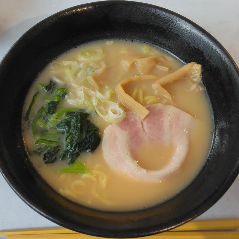 濃厚とんこつ醤油ラーメン(東京科学大学つばめ生協すずかけ台食堂)