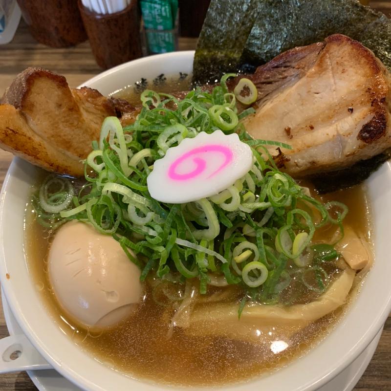 (焼豚中華そば啜る)