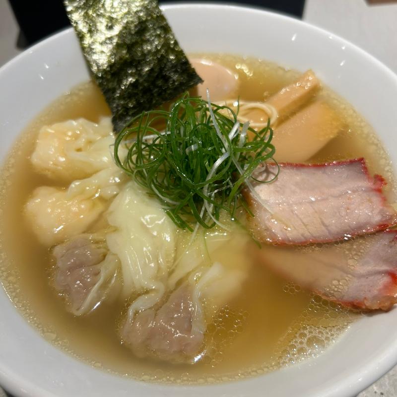 (ワンタンメン専門店たゆたふ)